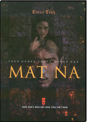 Mặt Nạ Treo Gương Trong Phòng Ngủ . Hội Nhà Văn