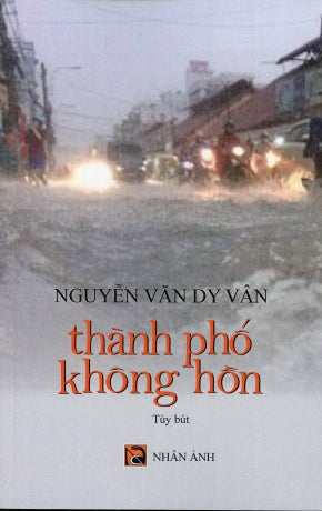 Thành Phố Không Hồn (Tùy Bút). Nhân Ản