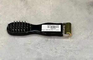 H16. Cây Bàn Chải và Trung Đồng Láng Cán Sừng (Dung Cụ Diện Chẩn) Bùi Quốc Châu