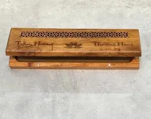 TB. Nhang Trầm Không Tăm Loại A Đặc Biệt Nắp Đỏ 10 Gr - Set Hộp Gỗ TB0423N