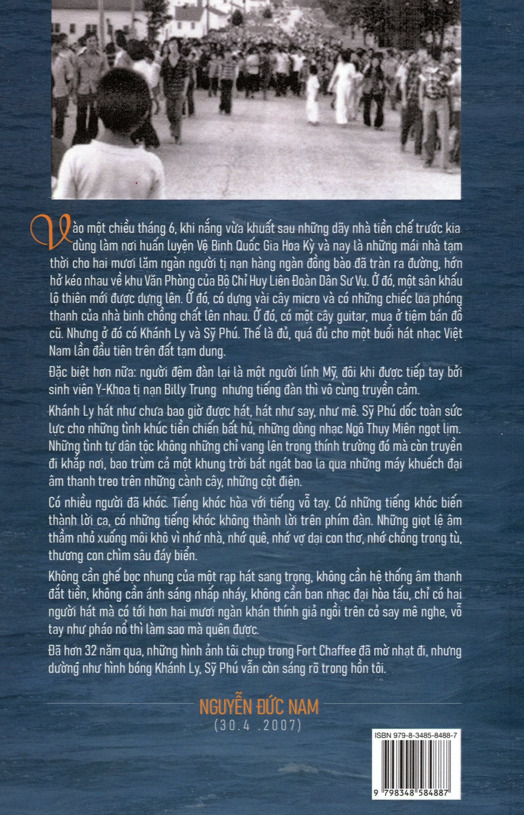 Hát cho người tỵ nạn - Singing for regugees - Memoir & Short Stories (Vietnamese & English)